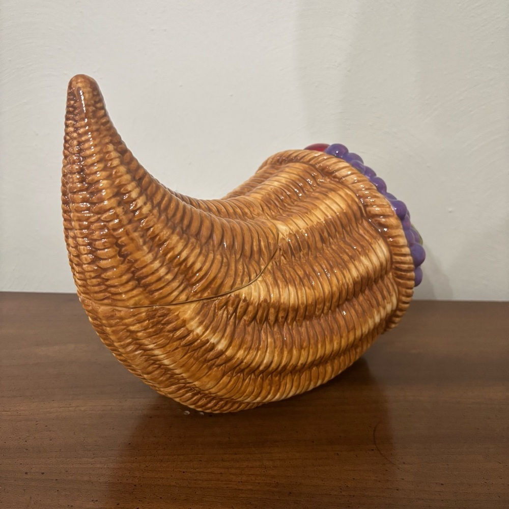 David’s Cookies Cornucopia Cookie Jar Fruits Thanksgiving Wicker Ceramic Rare - Picture 2 of 5
